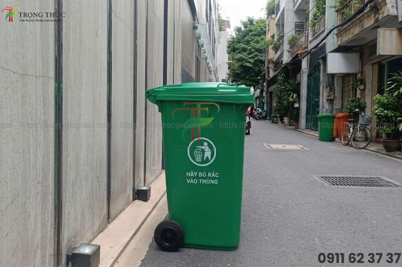 Thùng rác 240L dung tích lớn, phù hợp nhà hàng, quán cà phê.