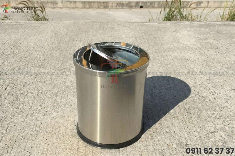 Thùng rác inox nắp lật chống mùi hiệu quả