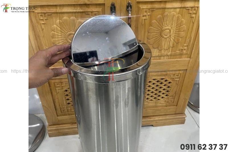 Thùng rác inox nắp lật ngăn mùi, thẩm mỹ cao