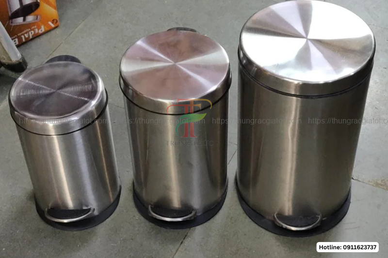 Thùng rác inox đạp chân tại Quảng Nam