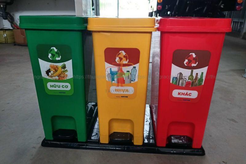 Thùng rác nhựa gia đình 3 ngăn