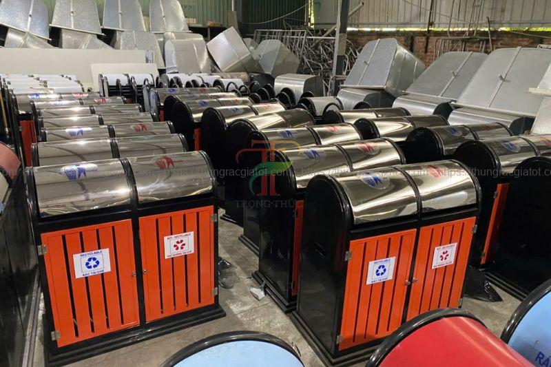 Thùng rác 2 ngăn ngoài trời