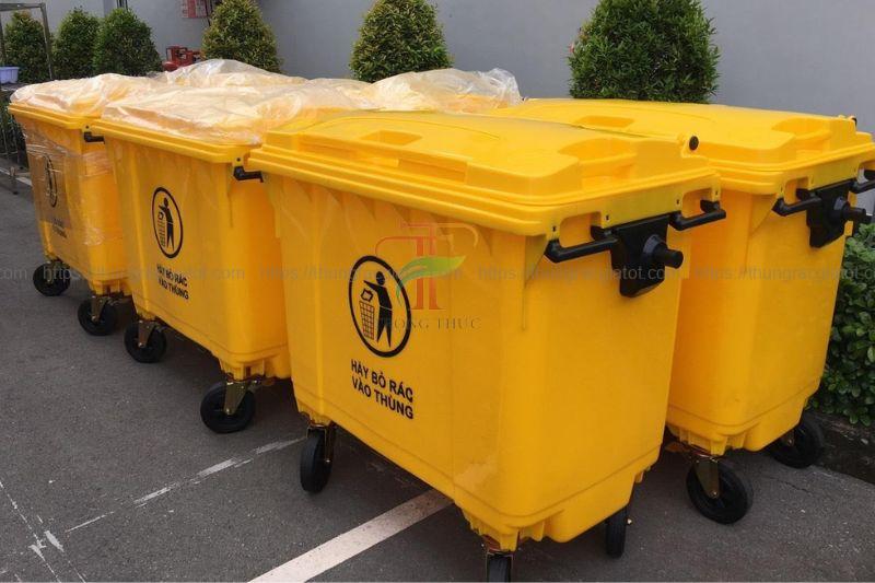 Thùng rác y tế cỡ hơn 660l