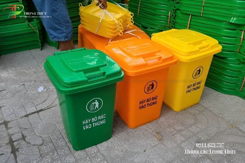Thùng rác nhựa 60L