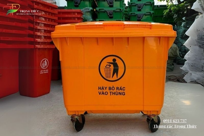 Thùng đựng rác nhựa 660L