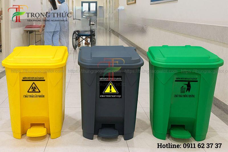 thùng rác Hà Nội thiết kế nắp kín hạn chế mùi hôi